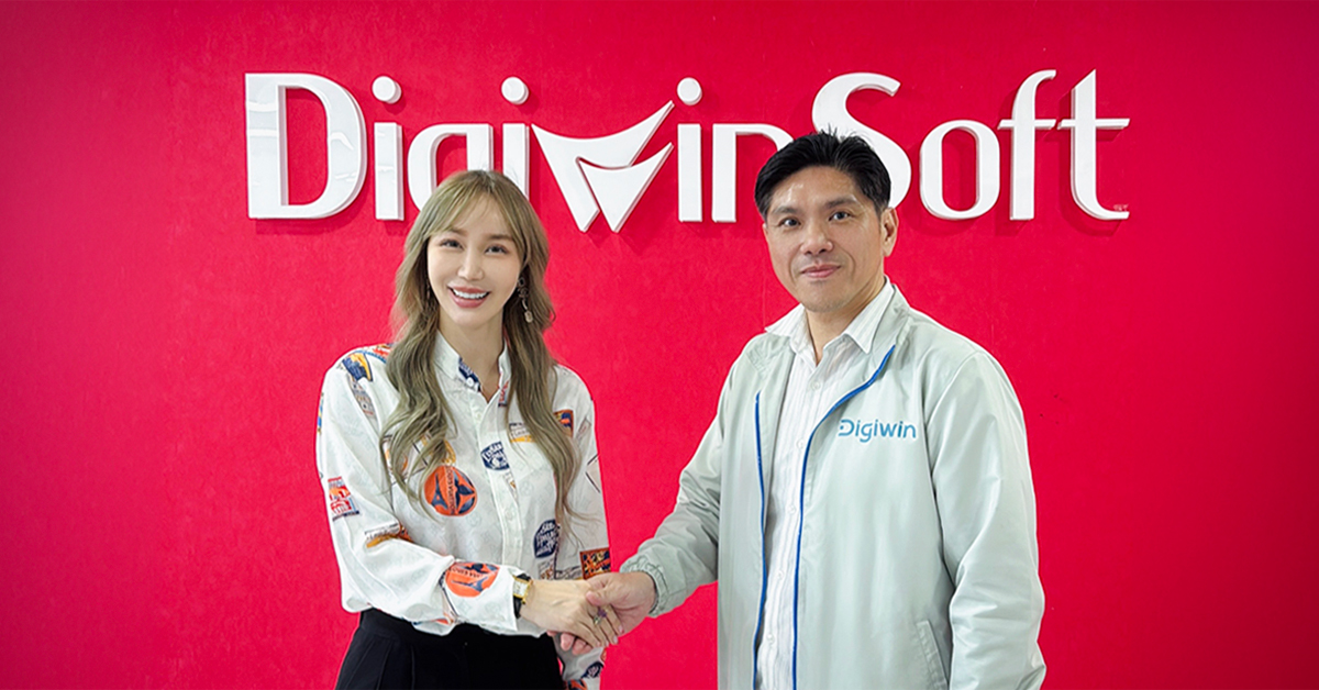 A photo of Ms. Wu Sini, CEO of GWS CLOUD at eASPNet Thailand, with Mr. Huang Xiaoping, Senior Consultant at Digiwin Thailand.